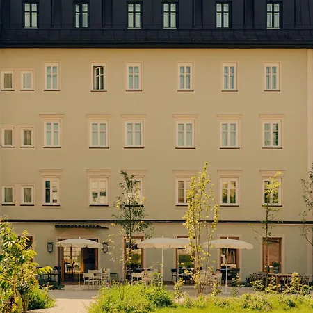 Design Zum Hirschen 4*